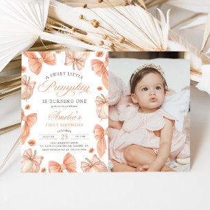 Coquette Bow Little Pumpkin Birthday Foto Einladung