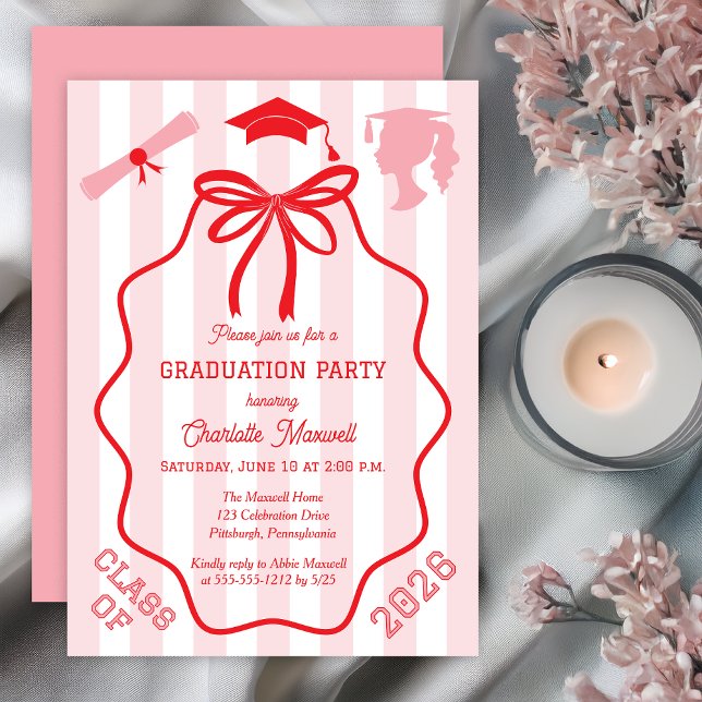 Coquette Bow | Pink Stripes Graduation Party Einladung (Pink Striped Graduation Party Invitation with Coquette Red Bow, Cap, and Diploma Icons Print Digital)