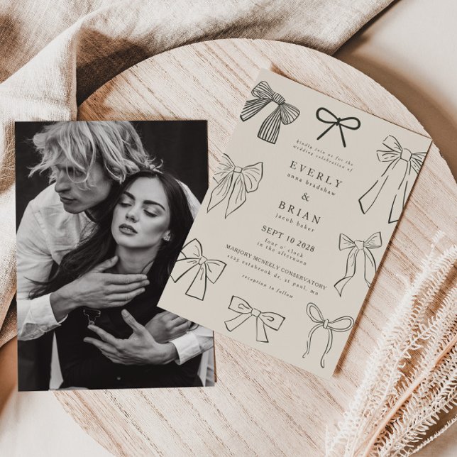 Coquette Bows Charcoal Wedding Einladung (Von Creator hochgeladen)