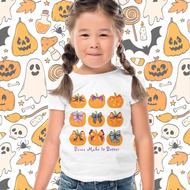Coquette Bows und Orange Pumpkins T-Shirt (This item is for display purposes only to illustrate the design element. )