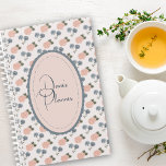 Coquette ditsch floral planer<br><div class="desc">Fügen Sie Ihrem Stil einen Pop hübscher floraler Stilelemente mit diesem schönen Coquette-Design hinzu. Dieses Design zeichnet sich durch einen Volldruck in weichen Druckfarben,  Blues und Grüntönen aus.</div>