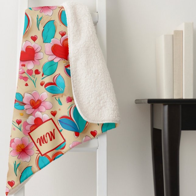 Coquette Herz und Blume Creme Monogramm Sherpadecke (Von Creator hochgeladen)