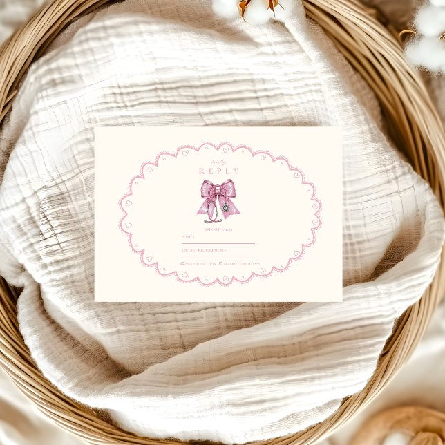 Coquette Pink Bow Nursing School Graduate RSVP Karte (Von Creator hochgeladen)
