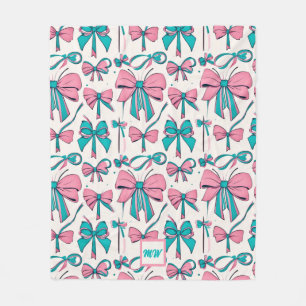Coquette rosa und aquamarine Bogen Monogramm Fleecedecke
