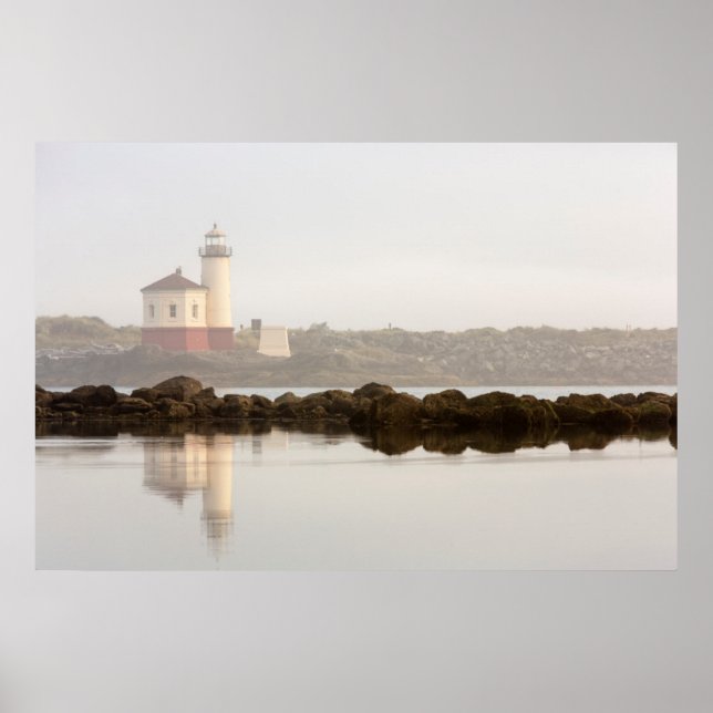 Coquille River Lighthouse im Nebel Poster (Vorne)