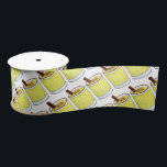 Coquito Puerto Rican Eggnog Rum Christmas Drink Satinband<br><div class="desc">Das Design ist eine originelle Illustration einer Tasse von Coquito, einem puerto-ricanischen Aubergdrink mit Rum, Kokosnuss und Zimt, der traditionell während der Weihnachtsferien in Puerto Rico serviert wird. Dieses Design ist auch auf anderen Produkten erhältlich. In diesem Shop sind auch viele weitere Lebensmitteldrucke erhältlich. Sehen Sie nicht, wonach Sie suchen?...</div>