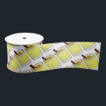 Coquito Puerto Rican Eggnog Rum Christmas Drink Satinband<br><div class="desc">Das Design ist eine originelle Illustration einer Tasse von Coquito, einem puerto-ricanischen Aubergdrink mit Rum, Kokosnuss und Zimt, der traditionell während der Weihnachtsferien in Puerto Rico serviert wird. Dieses Design ist auch auf anderen Produkten erhältlich. In diesem Shop sind auch viele weitere Lebensmitteldrucke erhältlich. Sehen Sie nicht, wonach Sie suchen?...</div>