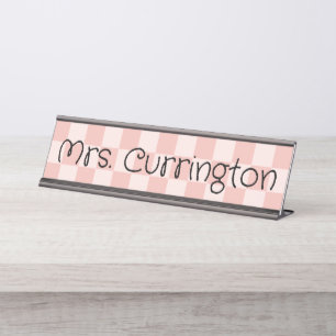 Coral Blush Checkered Teacher Schreibtischnamensplakette