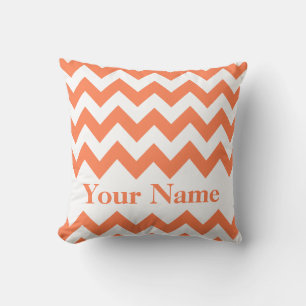 Coral Bold Chevron mit Monogramm Kissen