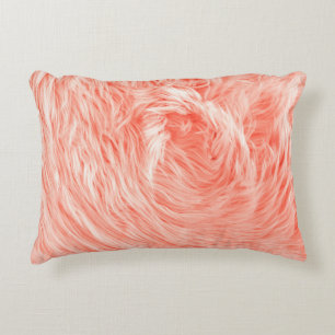 Coral Fluffy Fur: Trend 2019. Dekokissen