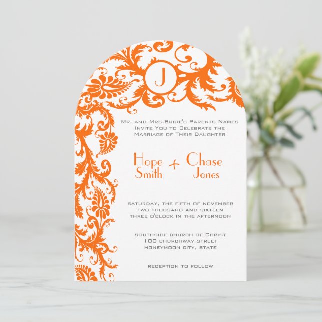 Coral & Gray Orange Damask Einladung (Stehend Vorderseite)