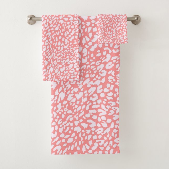 Coral Leopard Print Pattern Badhandtuch Set (Insitu)