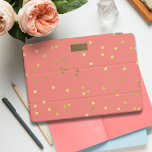Coral Pink Gold Confetti Sprinkles Monogramm iPad Mini Hülle<br><div class="desc">Ein korallenrosa iPad Smart Case mit goldenen Konfetti Sprinklen mit Platz für Ihre Initialen.</div>
