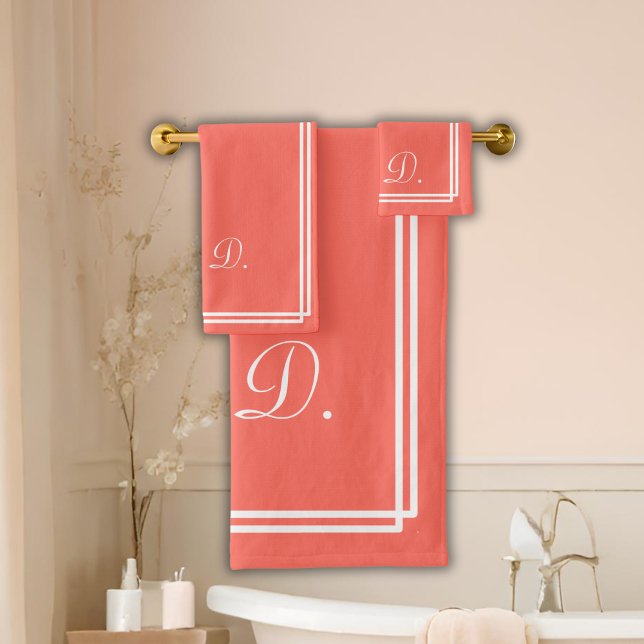 Coral Pink White Elegant Modernes Monogramm Badhandtuch Set (Von Creator hochgeladen)