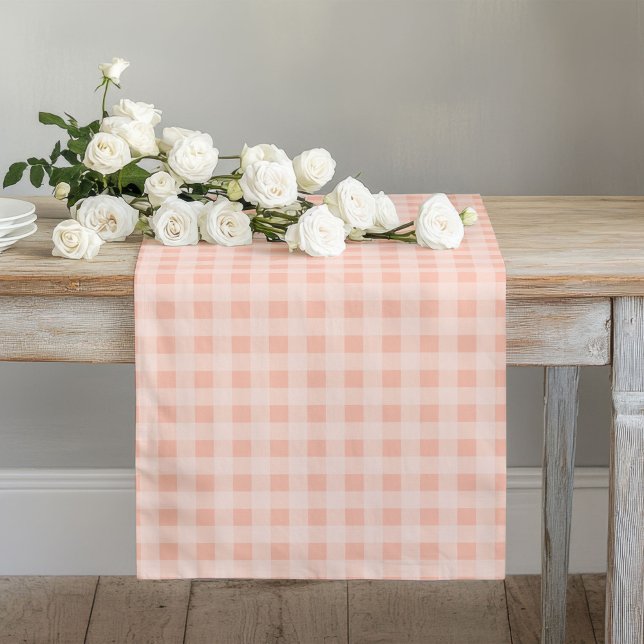 Coral und Grauer Karierter Tischläufer Modernes Es (Coral and Grey Plaid Table Runner Modern Dining)
