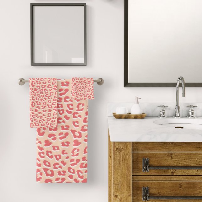 Coral White Leopard Print Badhandtuch Set (Coral Apricot Leopard Print Bath Towel Set by Looly Elzayat
)