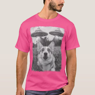 Corgi Dog Ufo Alien Extraterrestrial Selfie T-Shirt