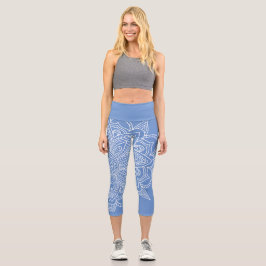 Cornflower Blue und White Mandala Yoga Capri Leggings