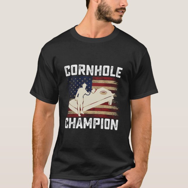 Cornhole Champion American Flag USA 4. Juli T-Shirt (Vorderseite)
