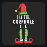 Cornhole Elf Christmas Matching Familiengeschenk Quadratischer Aufkleber<br><div class="desc">Niedliches und lustiges Cornhole Elf Weihnachtsgeschenk Party Design. Ideale Gruppenfamilie passend Pajama Bean Toss & Baggo Geschenke für die Weihnachtsfeiertage. Feierliches Geschenk für Mama,  Papa,  Kinder,  Jungs und Mädchen.</div>