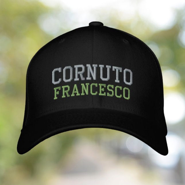 Cornuto Personalisierte bestickte Kappe (Personalized Cornuto Embroidered Hat - Funny Italian Sicilian heritage gift)