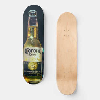 Corona ist ein Bier aus Mexiko in den Skate Skateboard