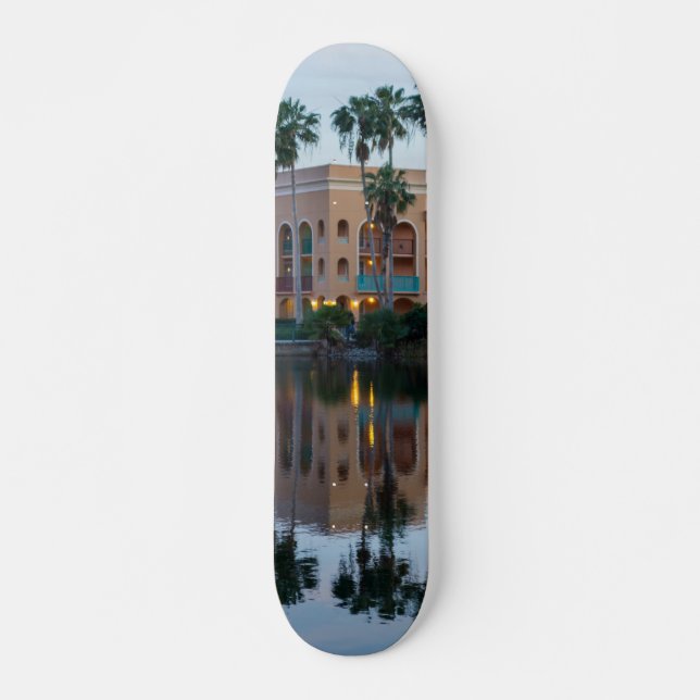 Coronada Springs Reflection Skateboard (Vorne)