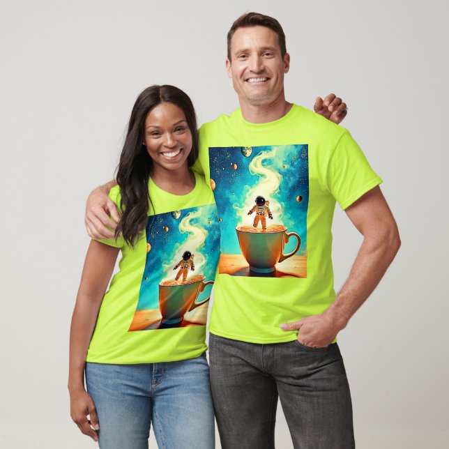 Cosmic Brew: Astronauts Traum vom Kaffee T-Shirt (Unisex)