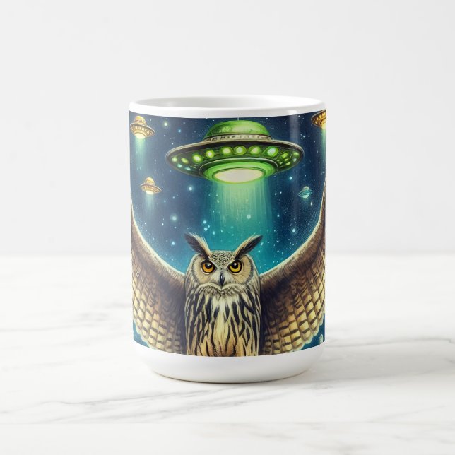 Cosmic Owl Nightscape - Ufos im Himmel Kaffeetasse (Mittel)