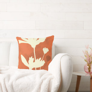 Cosmos Silhouette mit orangefarbenem Hintergrund Kissen