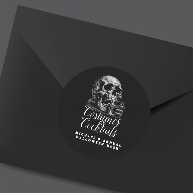 Costume and Cocktails Black Halloween Party  Runder Aufkleber (Von Creator hochgeladen)