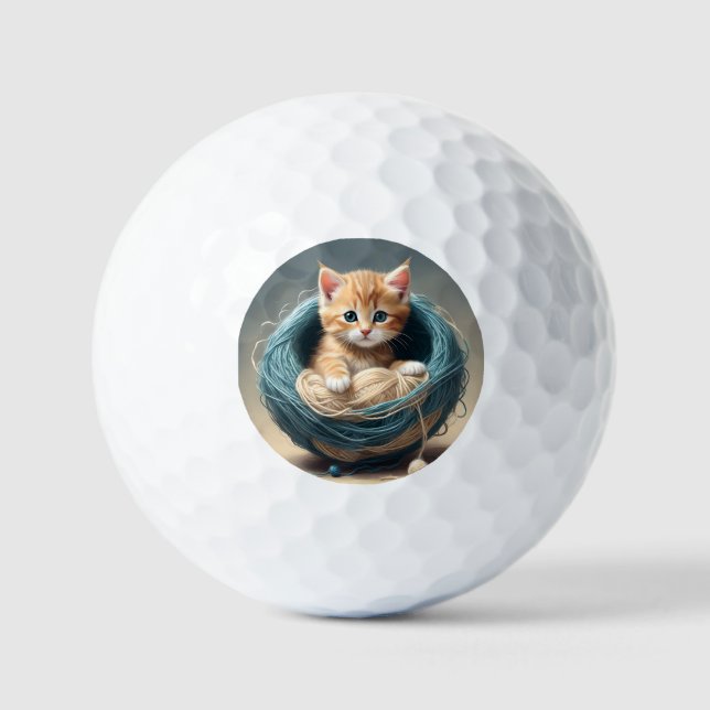 "Cosy Cuddles: The Kitten's Wooly Retreat" Golfball (Vorderseite)