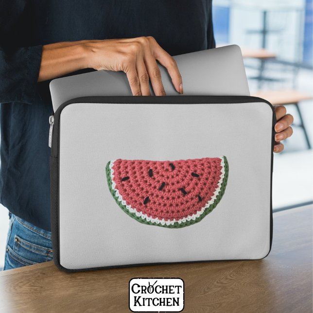 Cosy Minimal Oma Vibe Crochet Watermelon Laptopschutzhülle (Von Creator hochgeladen)