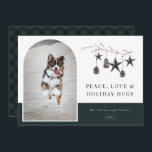 Cosy Nature Arch Frame Foto Ferienkarte Feiertagskarte<br><div class="desc">Trendy rustikale skandinavische Stil Ferien Fotokarte. Single Foto mit Bogenrahmen. Aquarellzweig mit Pinecones und dekorativen Sternschmuckstücken,  elegantes Typografie-Design mit kariertem Muster-Rückenlehne.</div>