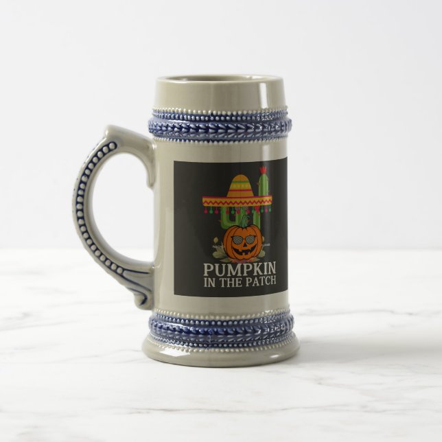 Cosy Pumpkin Patch Graphic T - Shirt Bierglas (Links)