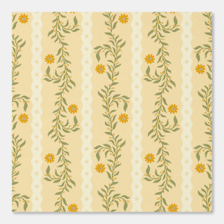 Cottagecore Climbing Floral Stripes - Light Yellow Tapete