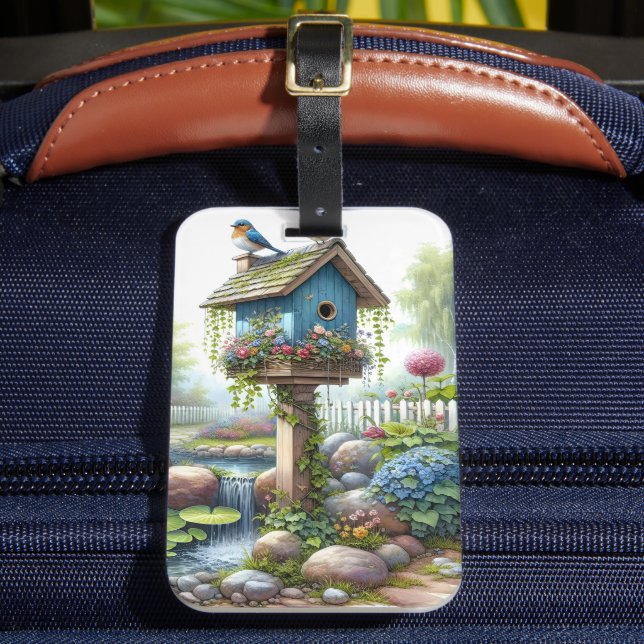 Cottagecore-Vogelhaus-Garten-Aquarell Gepäckanhänger (Vorderseite Insitu 2)