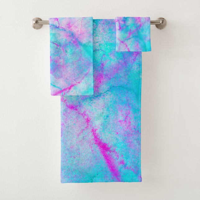 Cotton Candy Pink & Blue Watercolor Wash Stein Badhandtuch Set (Insitu)
