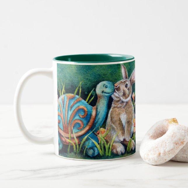 Cottontail Rabbit & Turtle Statue Wasserfarbe Kuns Zweifarbige Tasse (Mit Donut)