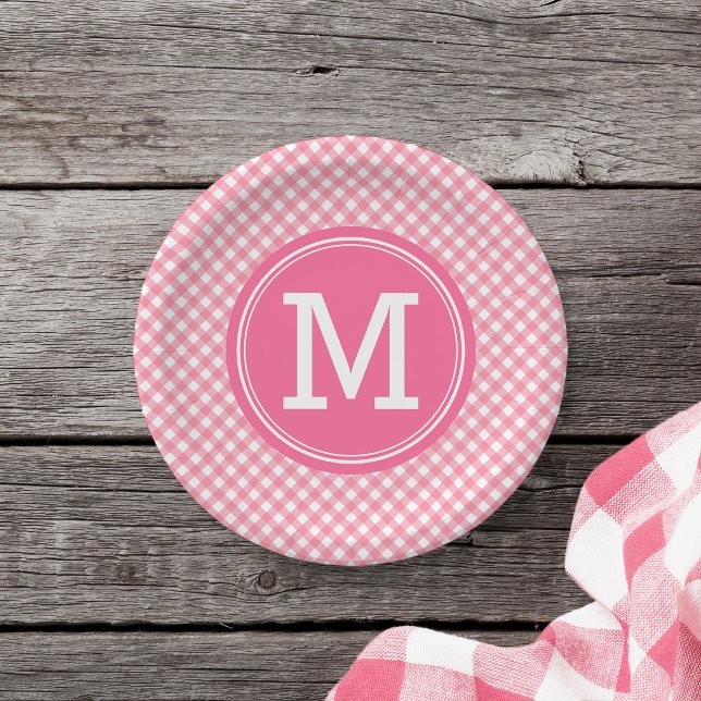 Country Baby Pink Gingham personalisieren Monogram Pappteller (Von Creator hochgeladen)