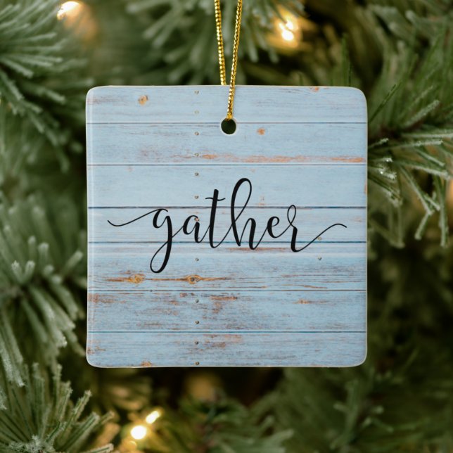 Country Blue "Gather" Script Farmhouse Keramikornament (Baum)