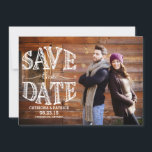 Country Chic Rustikales Save the Date Foto<br><div class="desc">Save the Date Ankündigung von Foto mit rustikalen Typografie.</div>