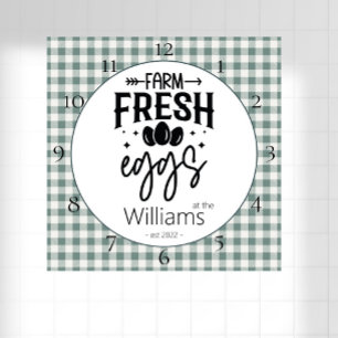 Country Farmhouse Plaid Farm Fresh Eggs  Square Wa Quadratische Wanduhr