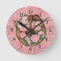 Country Pink Blume Hat Wagon Wheel Wall Clock