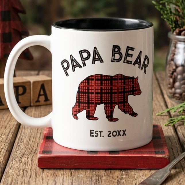 Country Plaid Papa Bear Father Year Established Zweifarbige Tasse (Von Creator hochgeladen)