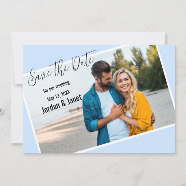 Couple at Beach Flat Save the Date Card (Vorderseite)
