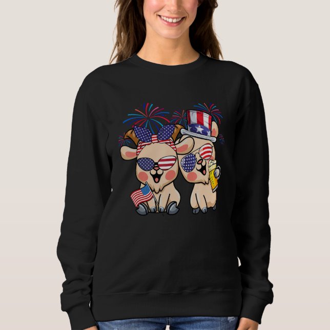 Couple Cute Goats Sunglasses 4th Of July Drinking  Sweatshirt (Vorderseite)