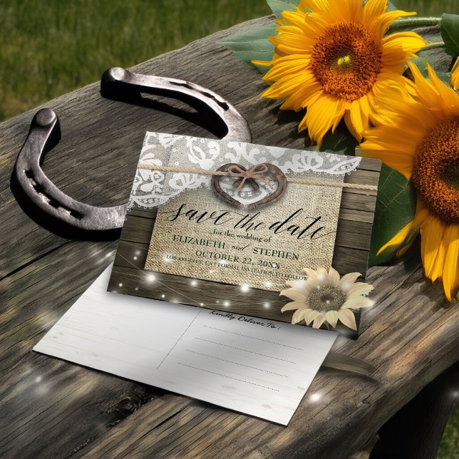 Couple Horseshoes Sunflower Wood Wedding Rett Date Postkarte (Von Creator hochgeladen)