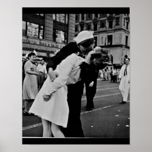 Couple Kiss in New York als Japan übergibt den Zwe Poster