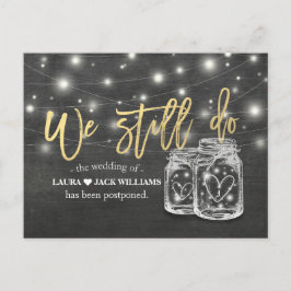 Couple Mason Jars wir noch Hochzeitsaufschub Ankündigungspostkarte